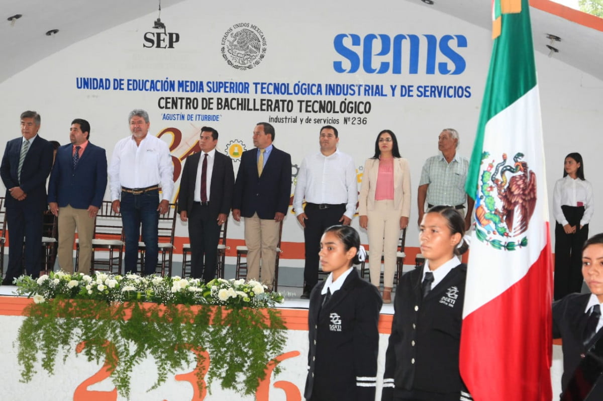 Participa Dr. Xico en festejos de Aniversario del CBTIS 236.