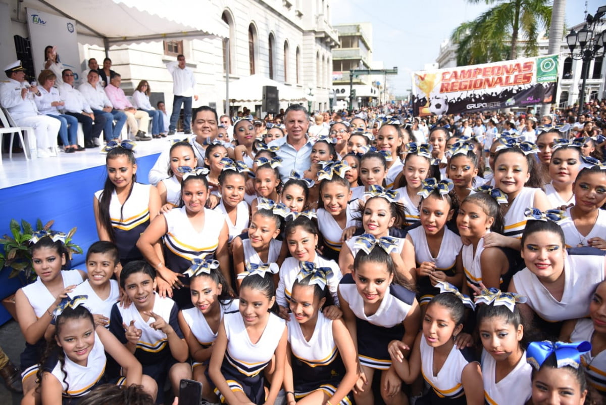 Espectacular Desfile Conmemorativo al  109 Aniversario de la Revolución Mexicana