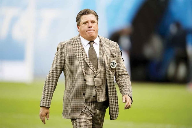 Por su boca muere; ‘El Piojo’ suma 40 expulsiones como DT