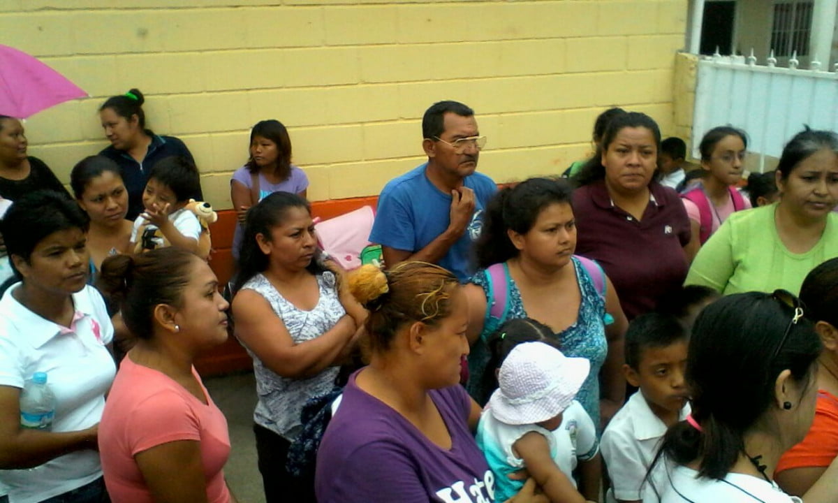 Exigen salida de tesorera de primaria de Altamira, la acusan de malversar fondos