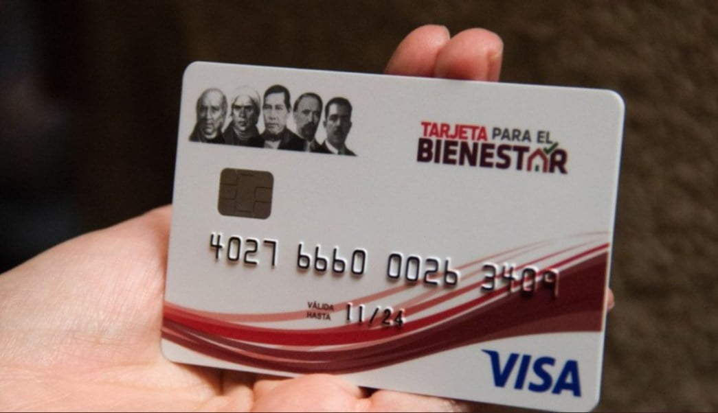 Piden beneficiarios de apoyos para discapacitados la entrega de tarjetas para cobrar