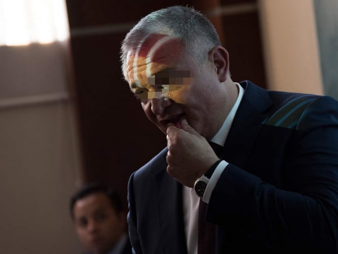 Investigan transferencia de Gobernación a familiar de García Luna