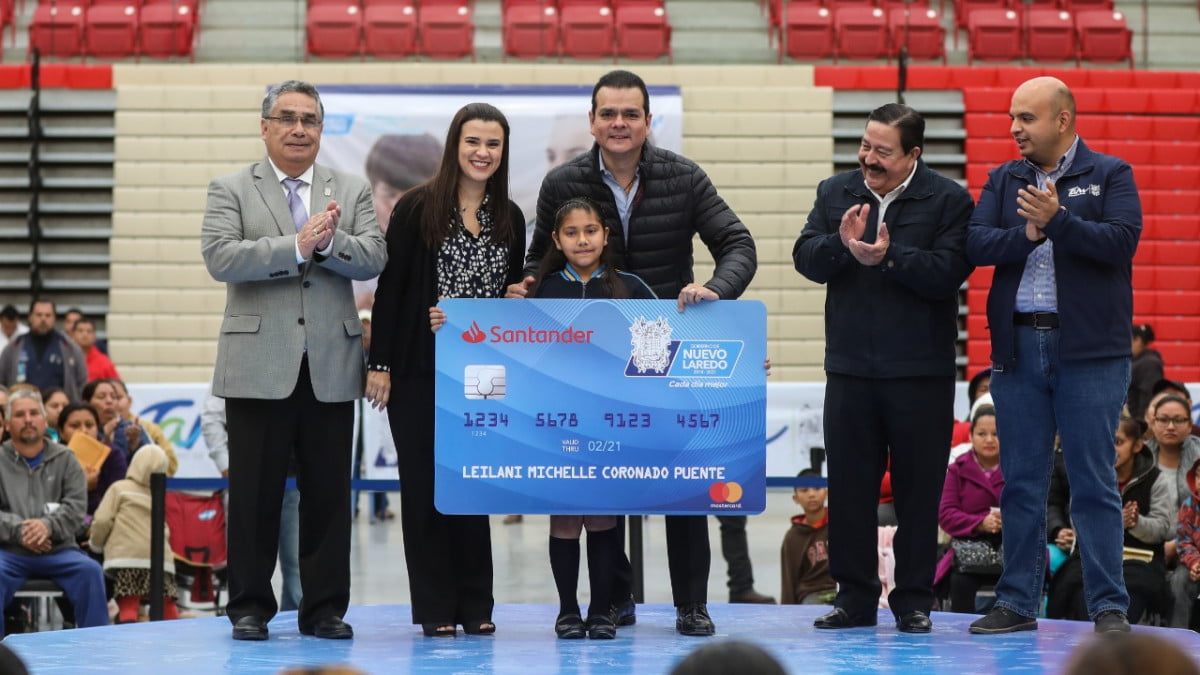 Autoriza Municipio de Nuevo Laredo 16 mil 500 becas