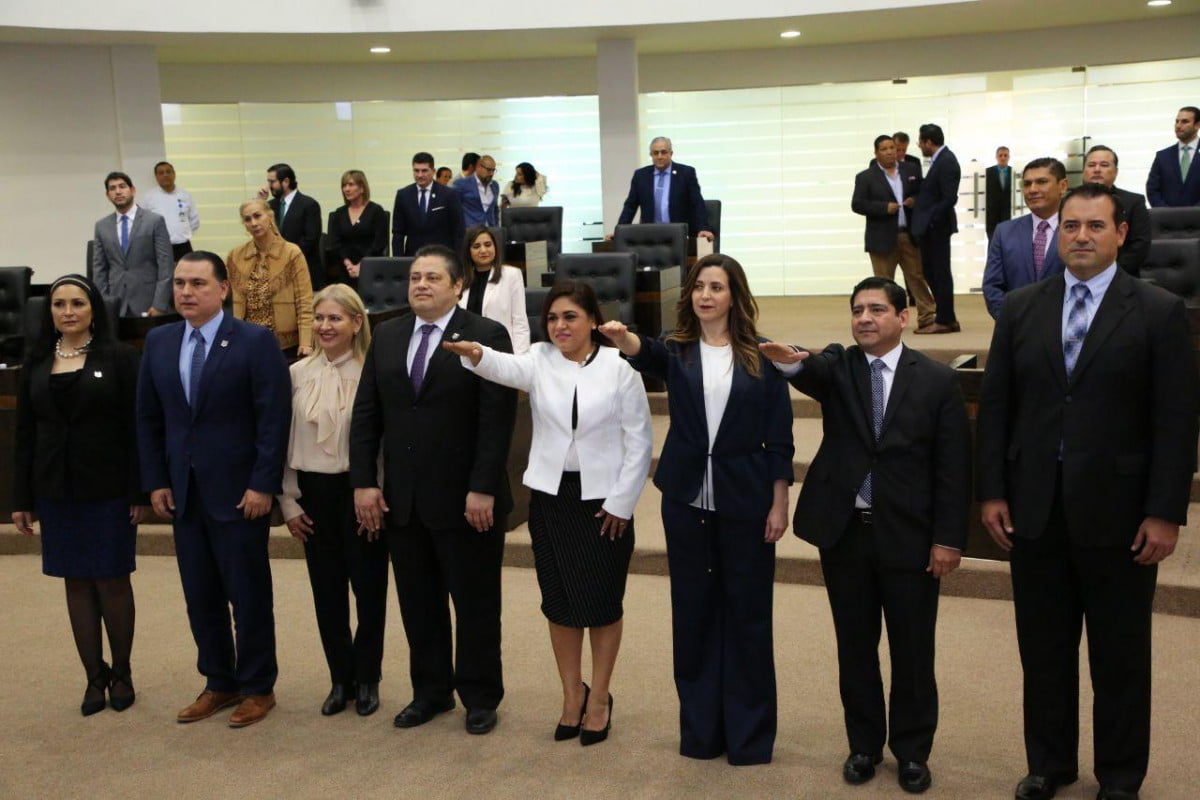 Toman protesta a Comisionados del ITAIT