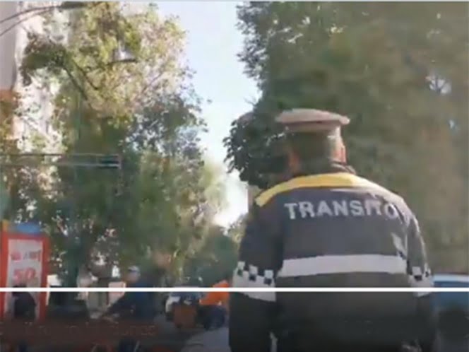 ‘Cállate perr…’ así le grita policía a Paola Rojas