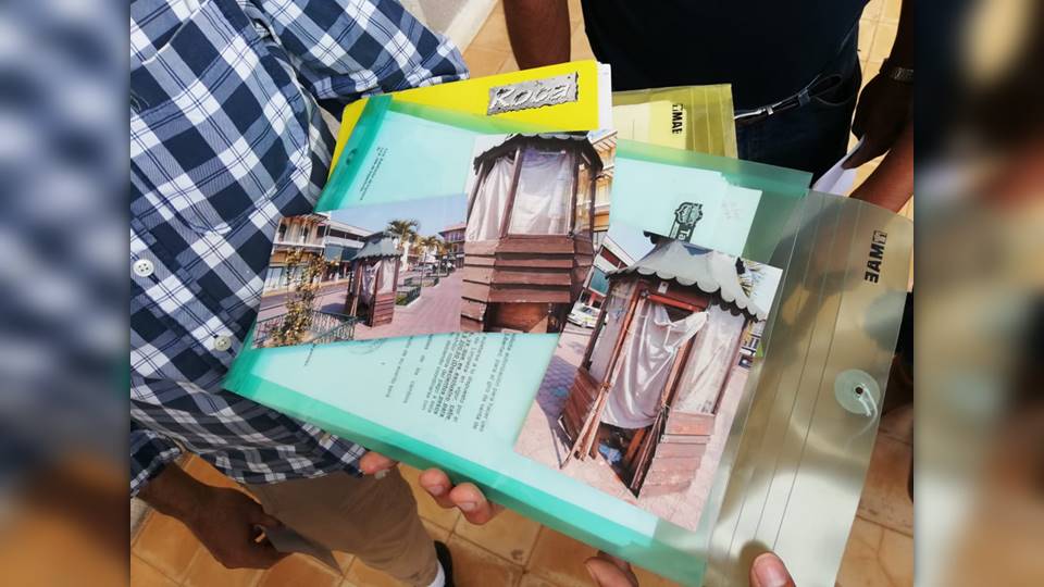 Sin previo aviso, municipio les retira sus puestos de revistas en la Plaza de la Libertad en Tampico