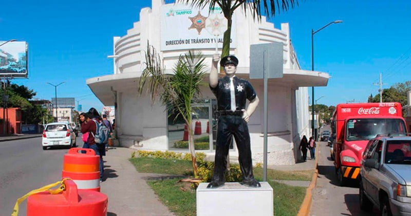 Empresarios en Tampico fueron obligados a dar obsequios a Tránsitos en su día