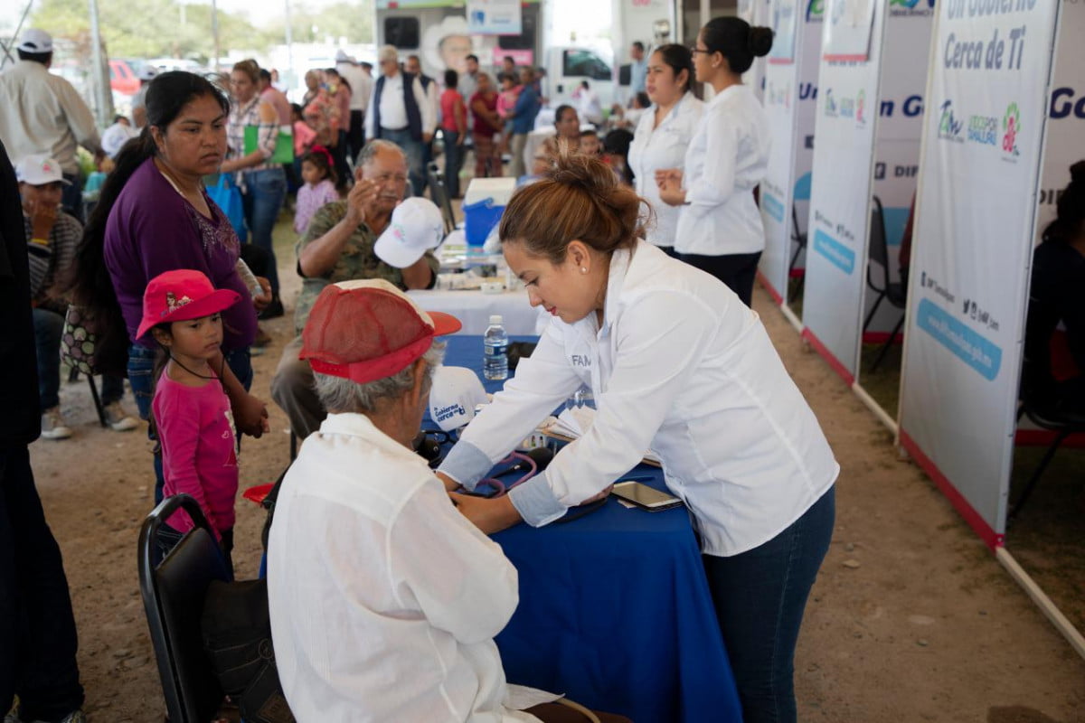 Celebran Gobierno del Estado y DIF Tamaulipas Día de Reyes con familias de pescadores en Soto La Marina