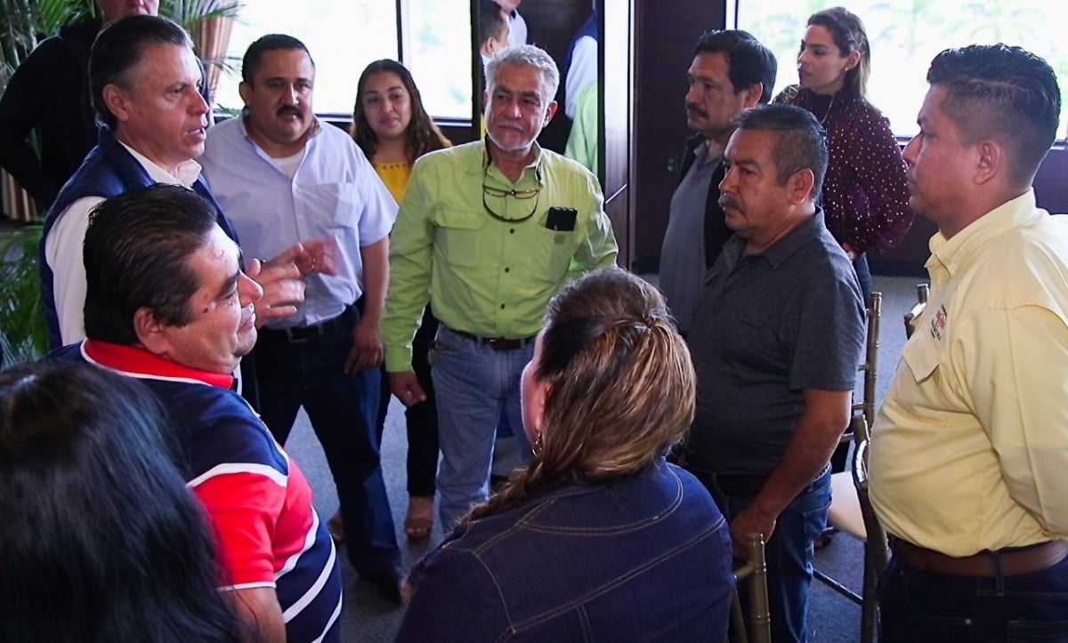 Se Reúne Chucho Nader con Empresarios Pesqueros y Despicadores