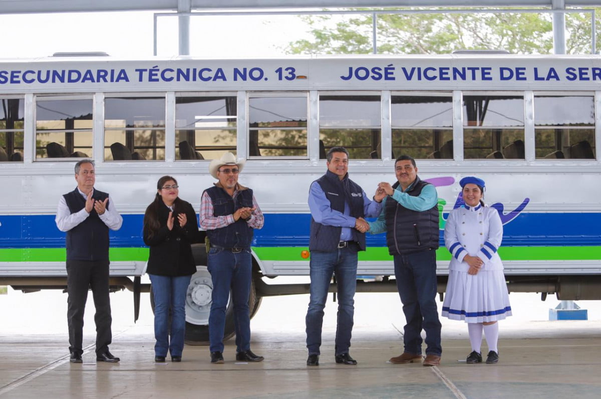 Entrega Gobernador unidades de transporte escolar en Aldama