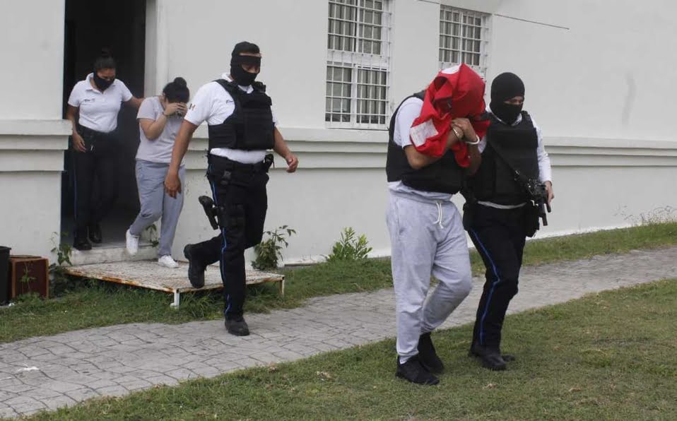 Niegan prórroga a presuntos asesinos de Mario Olivo; padres exigen pena máxima