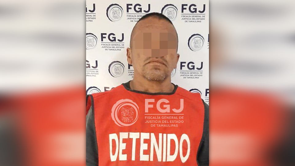 Vinculan a proceso a sujeto por posesión de vehículo robado y armas prohibidas