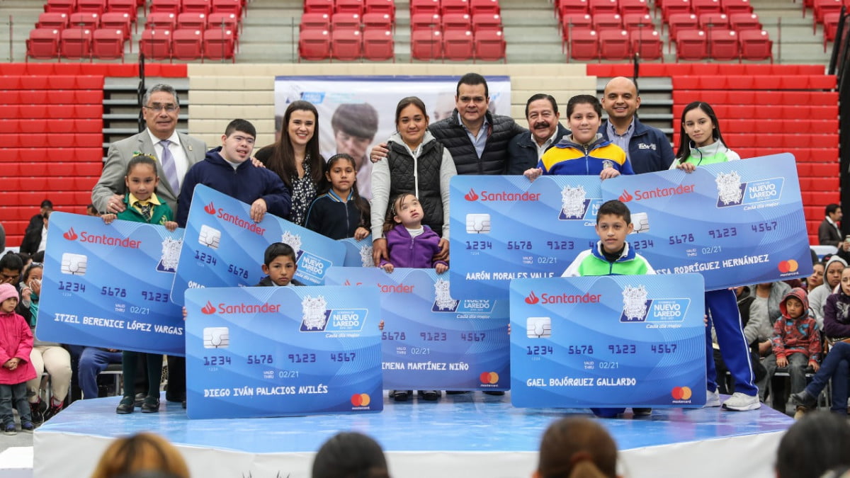 Todo listo para entrega de tarjetas bancarias de becas