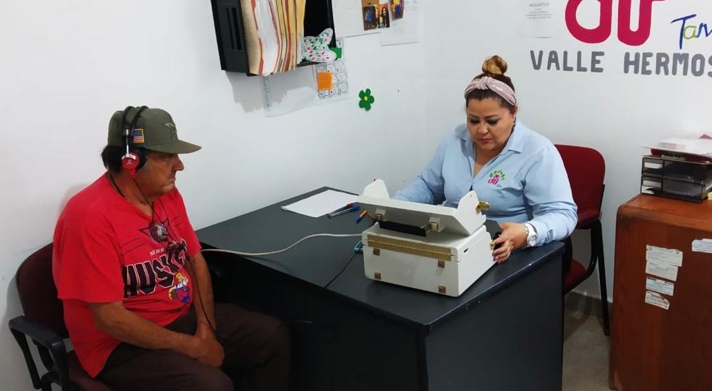 Personas con problemas auditivos encuentran en el DIF Tamaulipas un apoyo para volver a escuchar los sonidos de la vida
