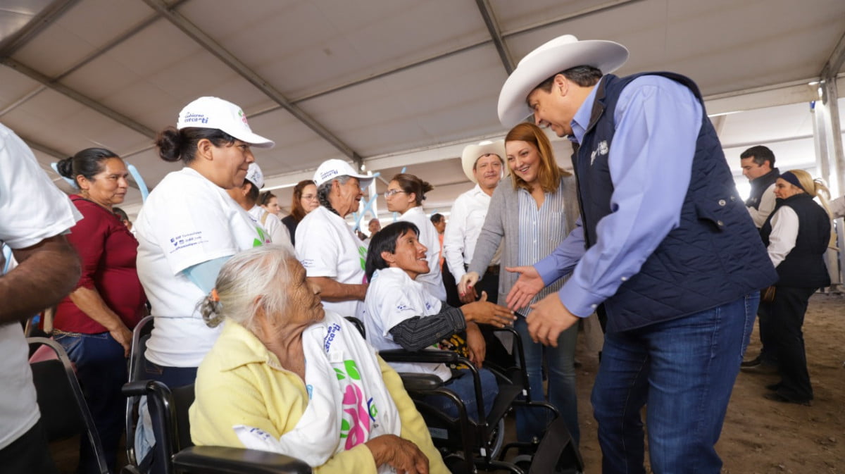 Llevan Gobierno de Tamaulipas y DIF servicios y apoyos a familias de Bustamante