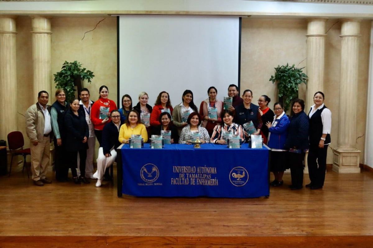 Presenta UAT libro de docentes de Enfermería-Nuevo Laredo