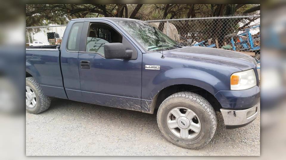 Camioneta robada es abandonada por sujetos en el Poblado «El Barretal»
