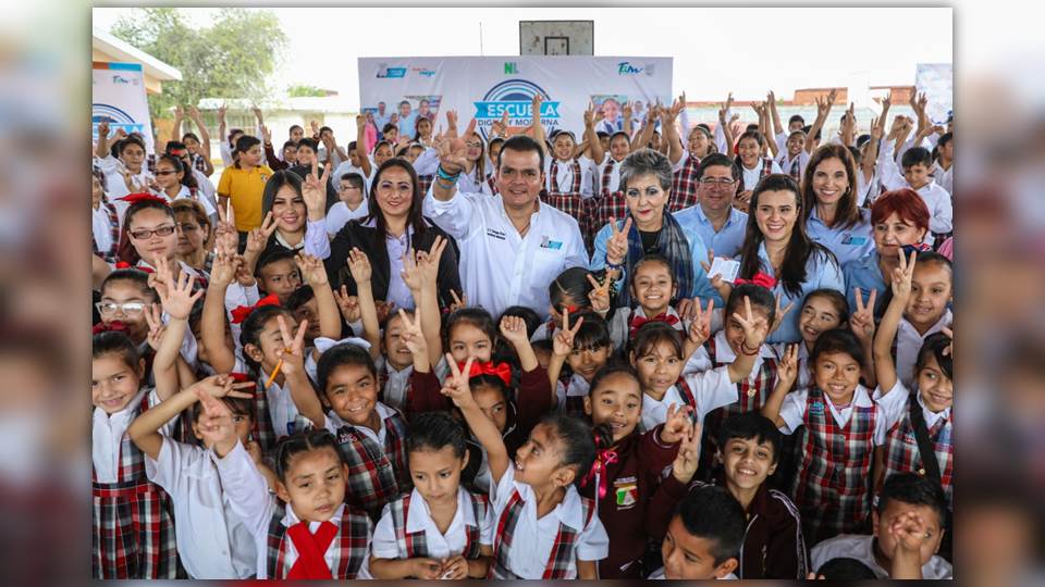 Inicia este martes entrega de tarjetas de becas municipales en Nuevo Laredo