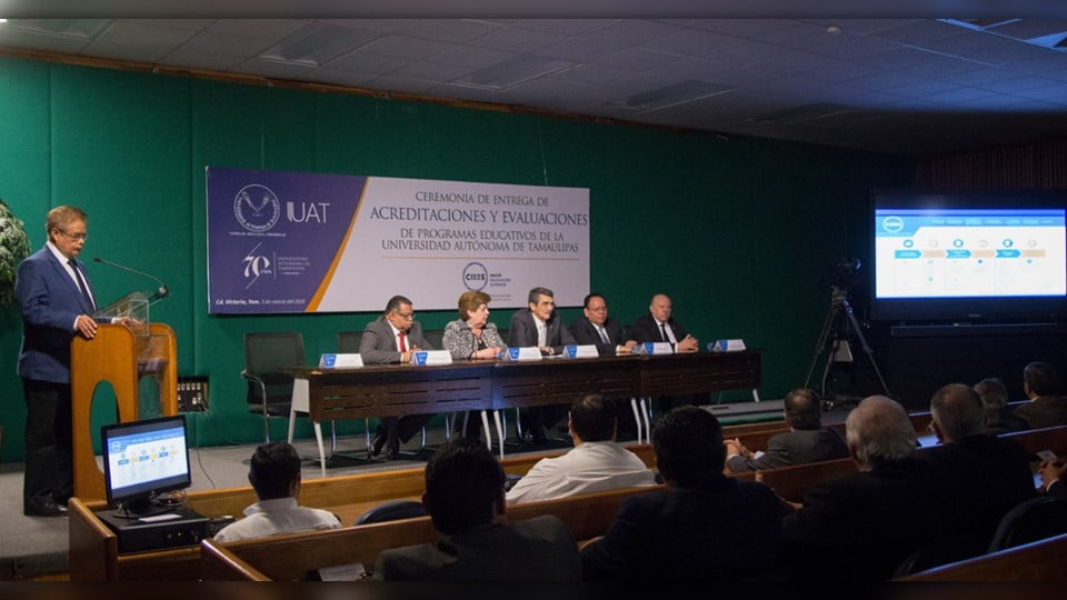 Acreditan los CIEES calidad de programas educativos de la UAT