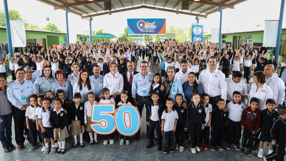 Beneficia Enrique Rivas a 50 planteles con equipamiento