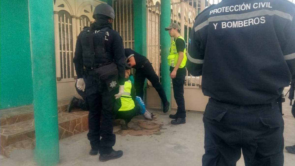 Tras convulsionar, mujer neolaredense es trasladada de emergencia al hospital