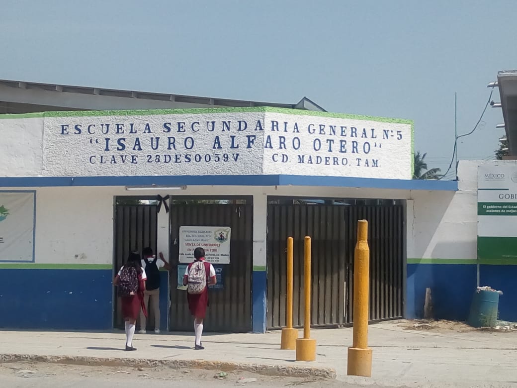 Cobran a estudiantes de secundaria en Ciudad Madero por utilizar los baños