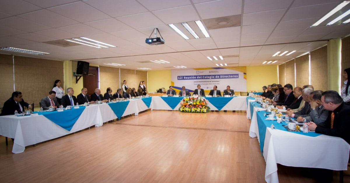 Realiza UAT reunión de directores en la Unidad Académica de Trabajo Social