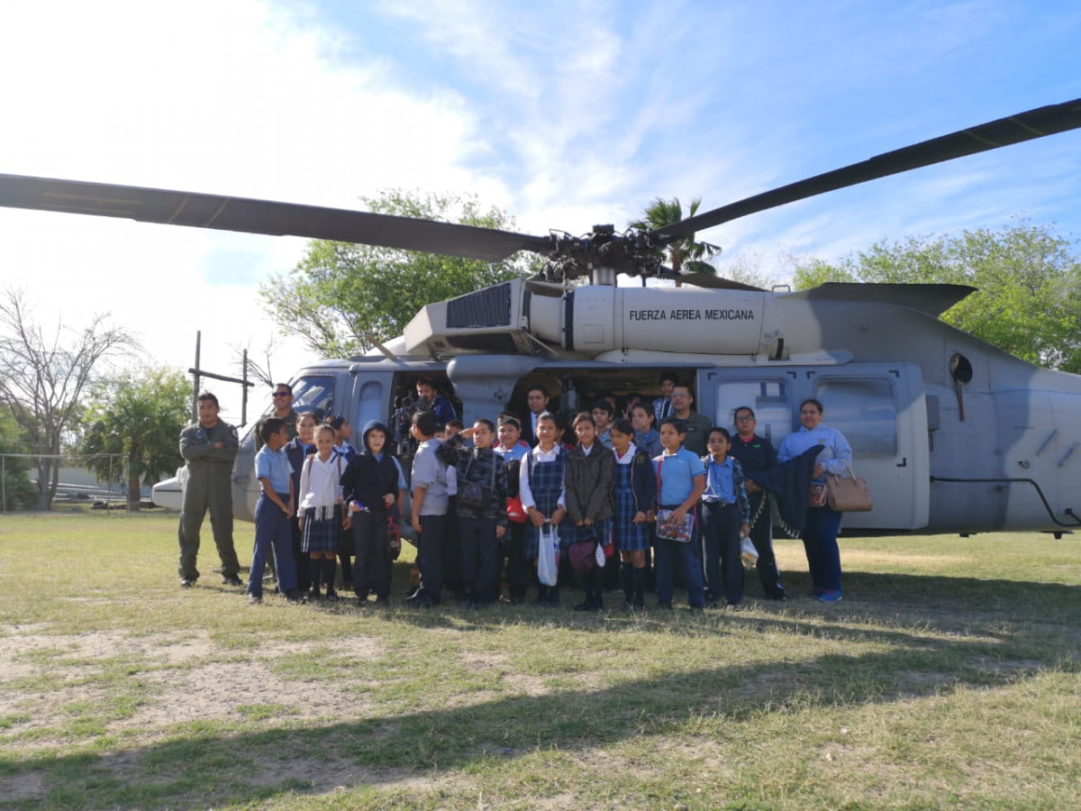 Visitan estudiantes Cuartel Militar de Nuevo Laredo