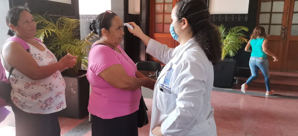 Implementan filtros sanitarios en entradas del Palacio Municipal de Tampico