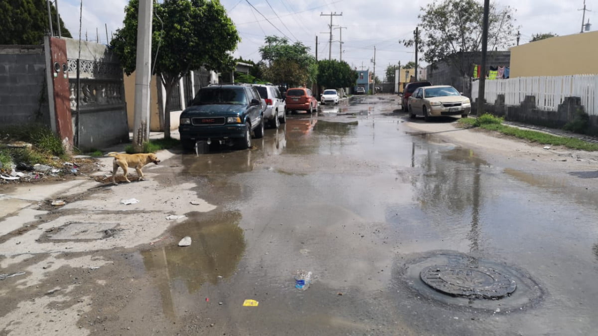 Bajo aguas negras colonia el Campanario de Nuevo Laredo