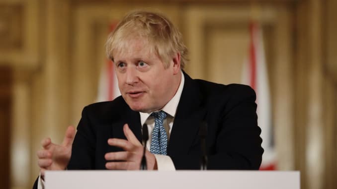 El Primer Ministro Britanico Boris Johnson es ingresado a cuidados intensivos por Coronavirus