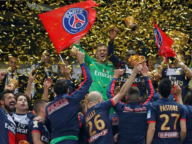Liga en Francia oficialmente suspendida; dan por campeón al PSG