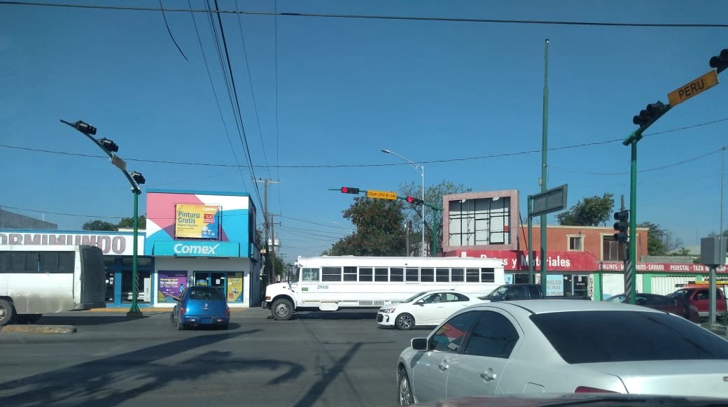 Reportan enfrentamientos y bloqueos en Nuevo Laredo