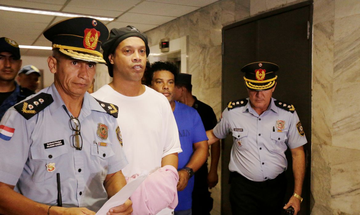Nunca imaginé ir a prisión, confiesa Ronaldinho