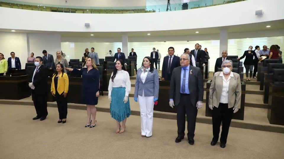 Toman protesta a Dámaris Rojas Lucio titular del Órgano Interno de Control de la FGJ
