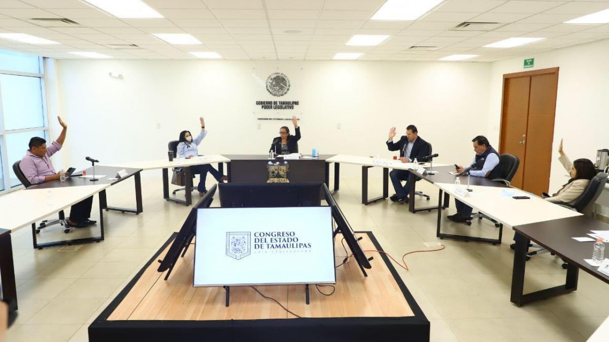 Eliminarán requisito de ser mexicano por nacimiento a quienes buscan acceder a cargos públicos