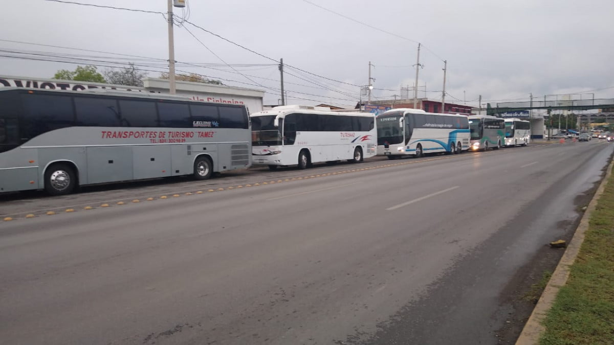 Transportistas de turismo exigen apoyos, pandemia los ha dejado sin trabajo