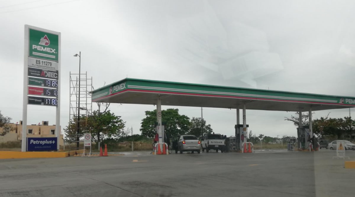 Baja hasta en un 60 % venta de combustible en gasolineras de la zona sur