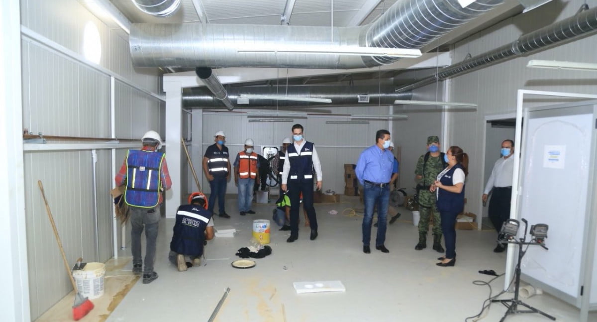 Supervisa Gobernador avance de la construcción de Hospital Móvil en Matamoros