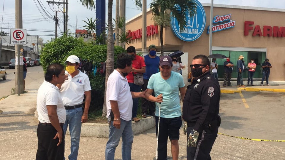 Atropellan a joven invidente en Altamira; se niega a recibir atención médica por temor a ser contagiado de COVID-19