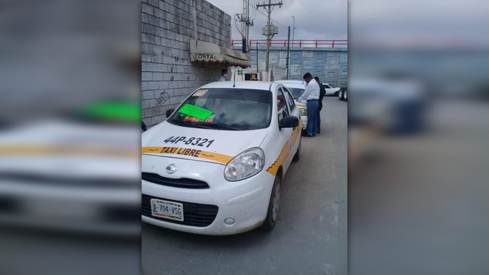 Multan a 25 unidades del transporte público por brindar el servicio este domingo