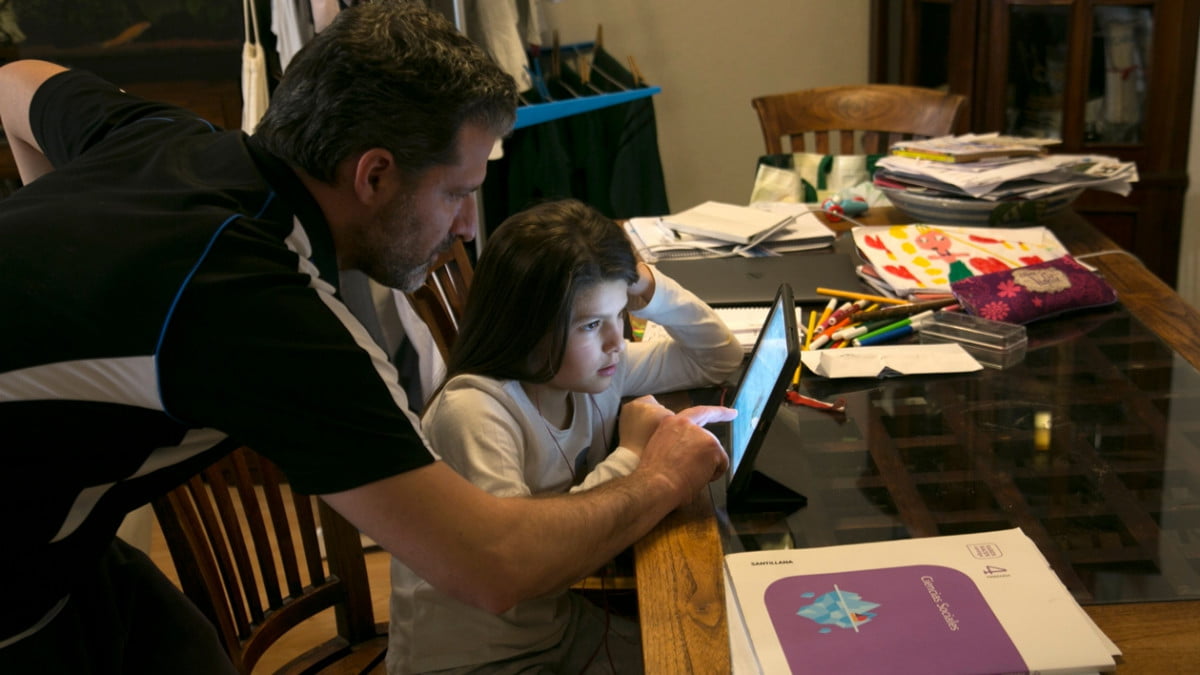 Invaluable el apoyo de padres a hijos en trabajos en línea: Uvalle Gallardo