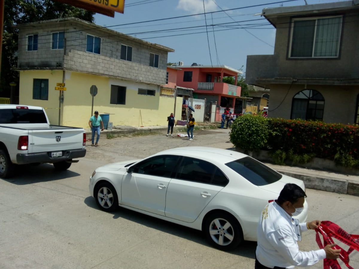 Pipa atropella y mata a un niño de 3 años; huye el chófer de la unidad