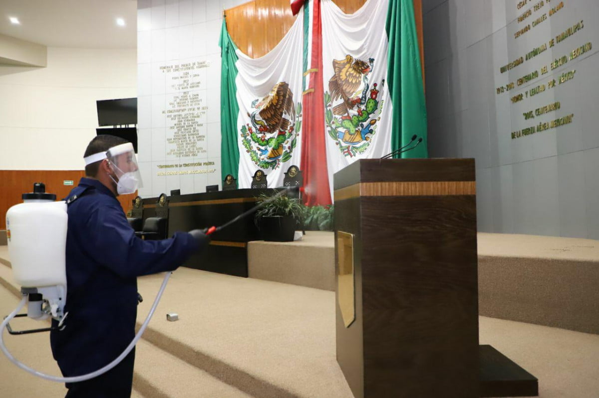 Sanitizan Congreso del Estado por tercera ocasión