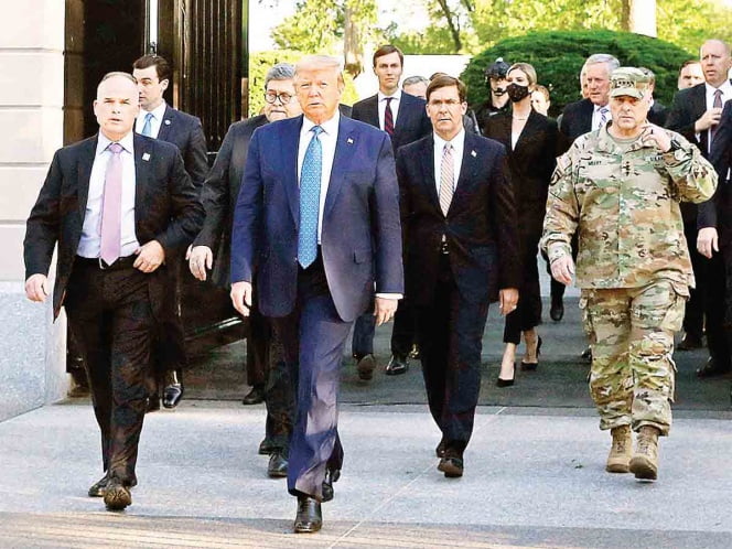 El Pentágono se desmarca de Trump, tras críticas sobre participación militar en política