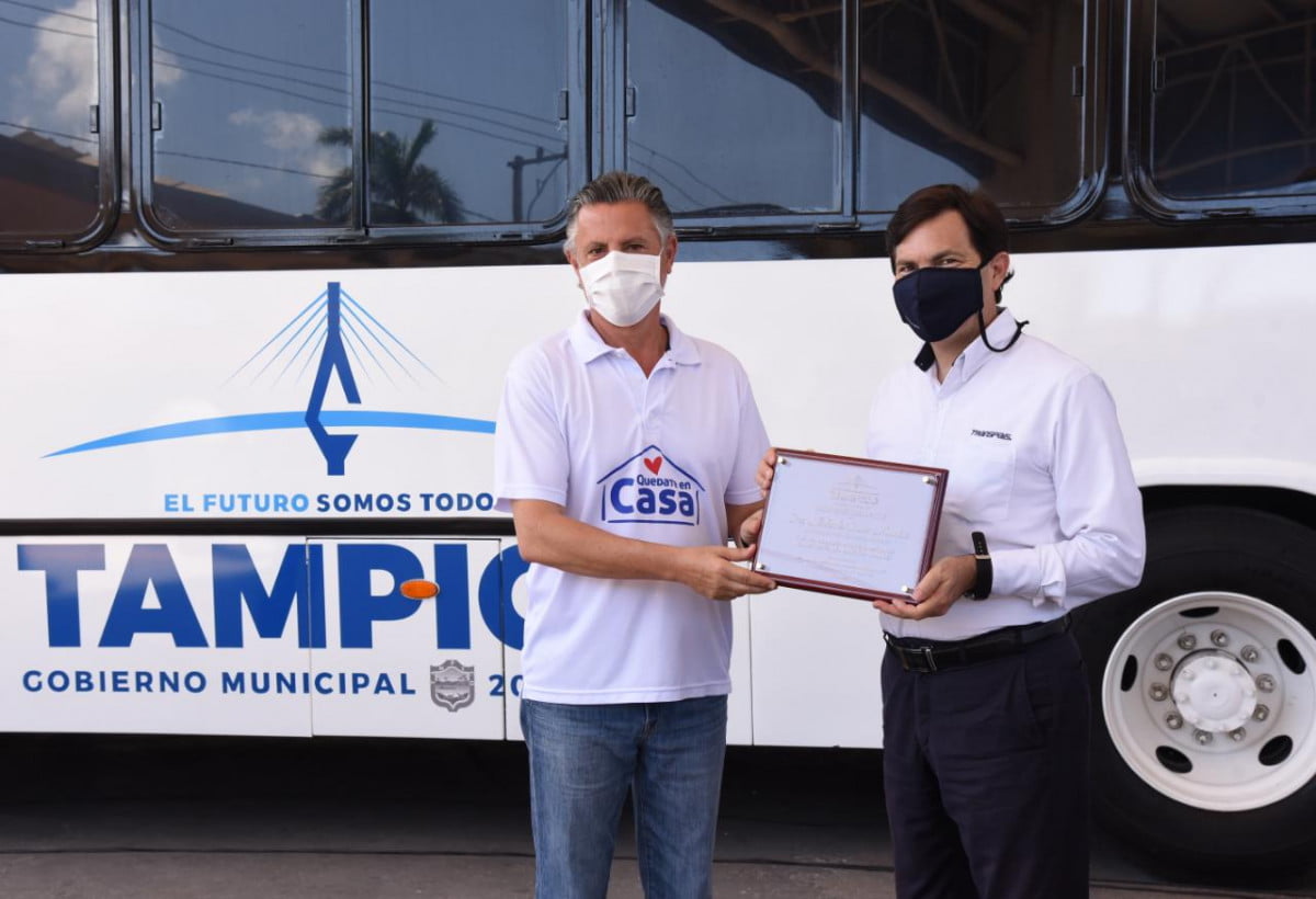 Dona Grupo Transpaís Moderna Unidad  para el Traslado de Deportistas Tampiqueños