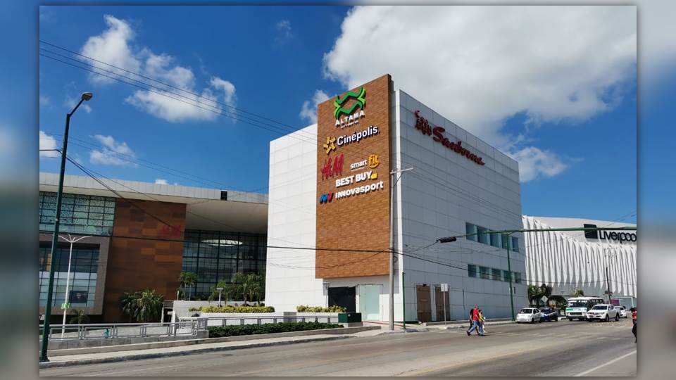 Cierran plazas comerciales y se suspende reapertura de iglesias en la zona sur
