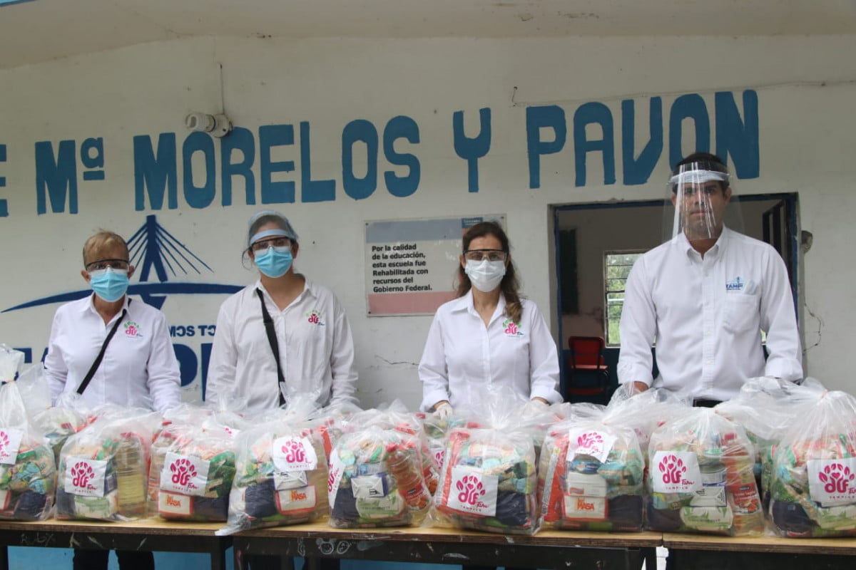 Lleva Aída Féres de Nader Ayuda Alimentaria al Ejido La Isleta