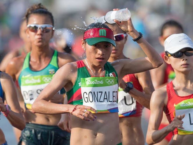 Acusan a la marchista Lupita González de falsificación de documentos