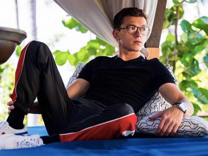 Tom Holland presume cuerpazo tras entrenar con Mark Wahlberg